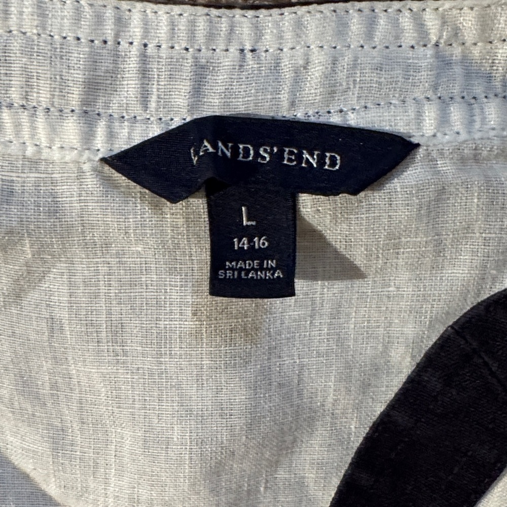 Lands' End Cream and Black V-Neck Sweater - Picture 2 of 2